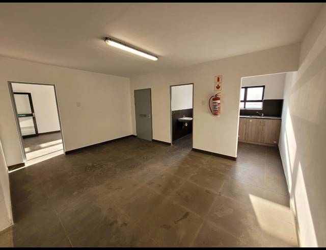 500M² WAREHOUSE TO LET IN KILLARNEY GARDENS